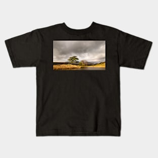 Breeze on Kelly Farm Tarn Kids T-Shirt